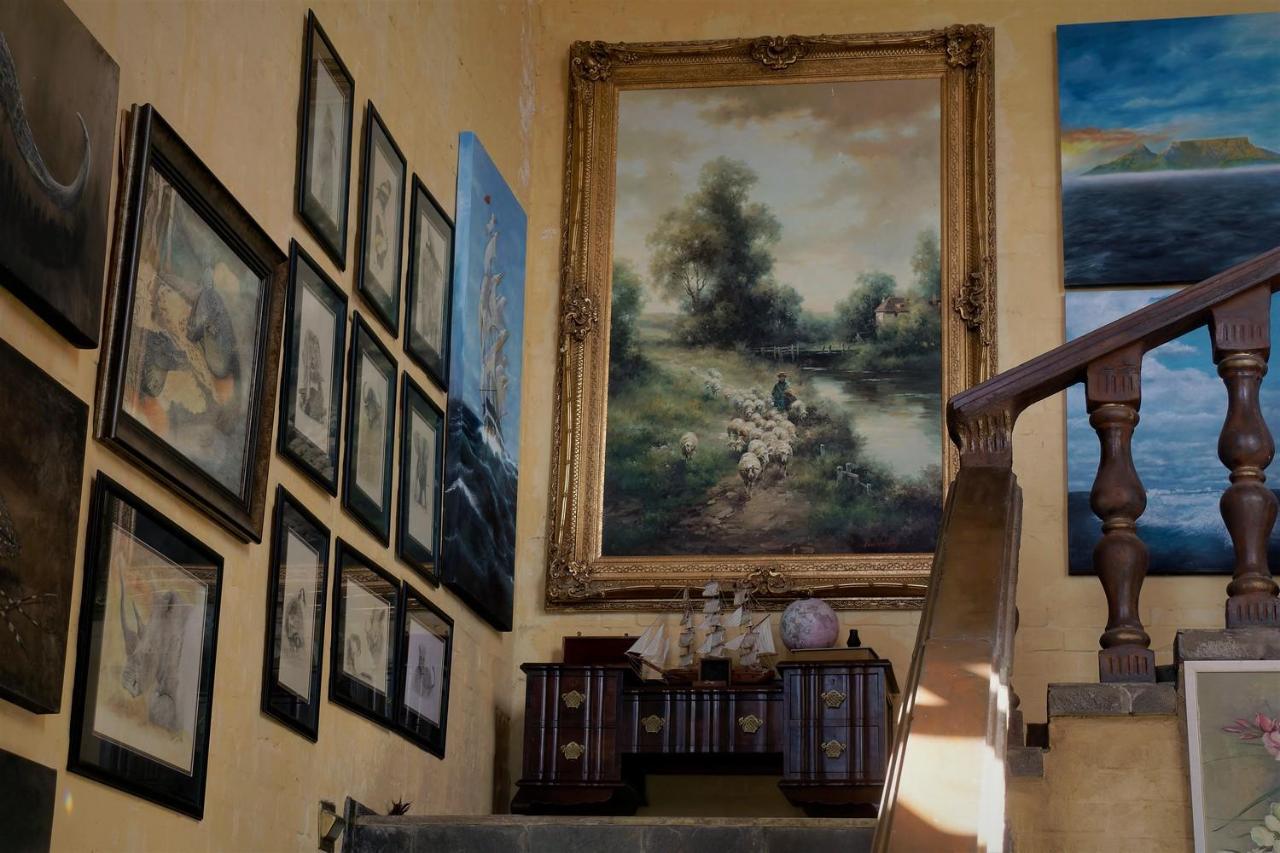 ホテル Bygracealone Manor Outeniekwa エクステリア 写真