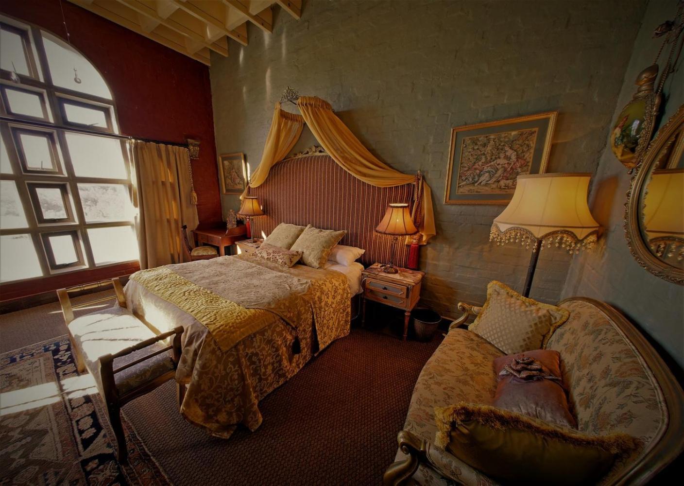 ホテル Bygracealone Manor Outeniekwa エクステリア 写真