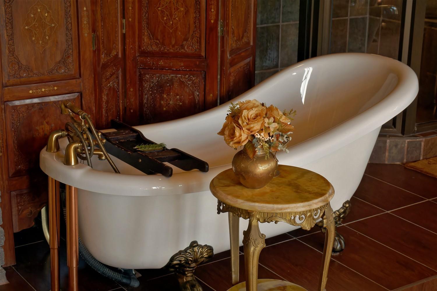 ホテル Bygracealone Manor Outeniekwa エクステリア 写真
