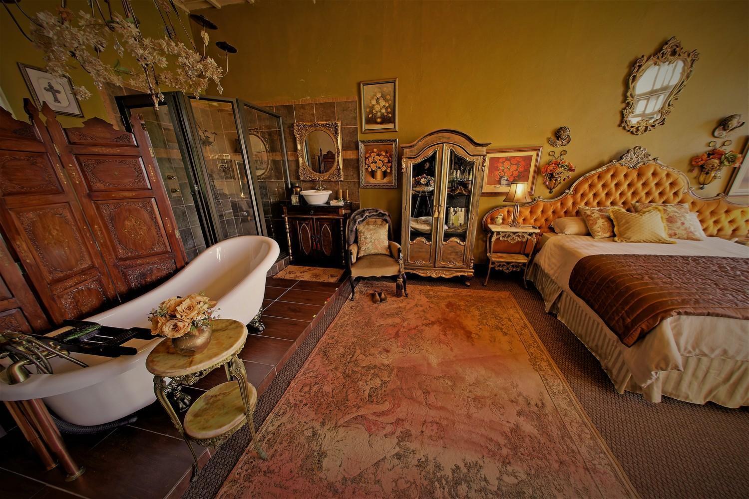 ホテル Bygracealone Manor Outeniekwa エクステリア 写真