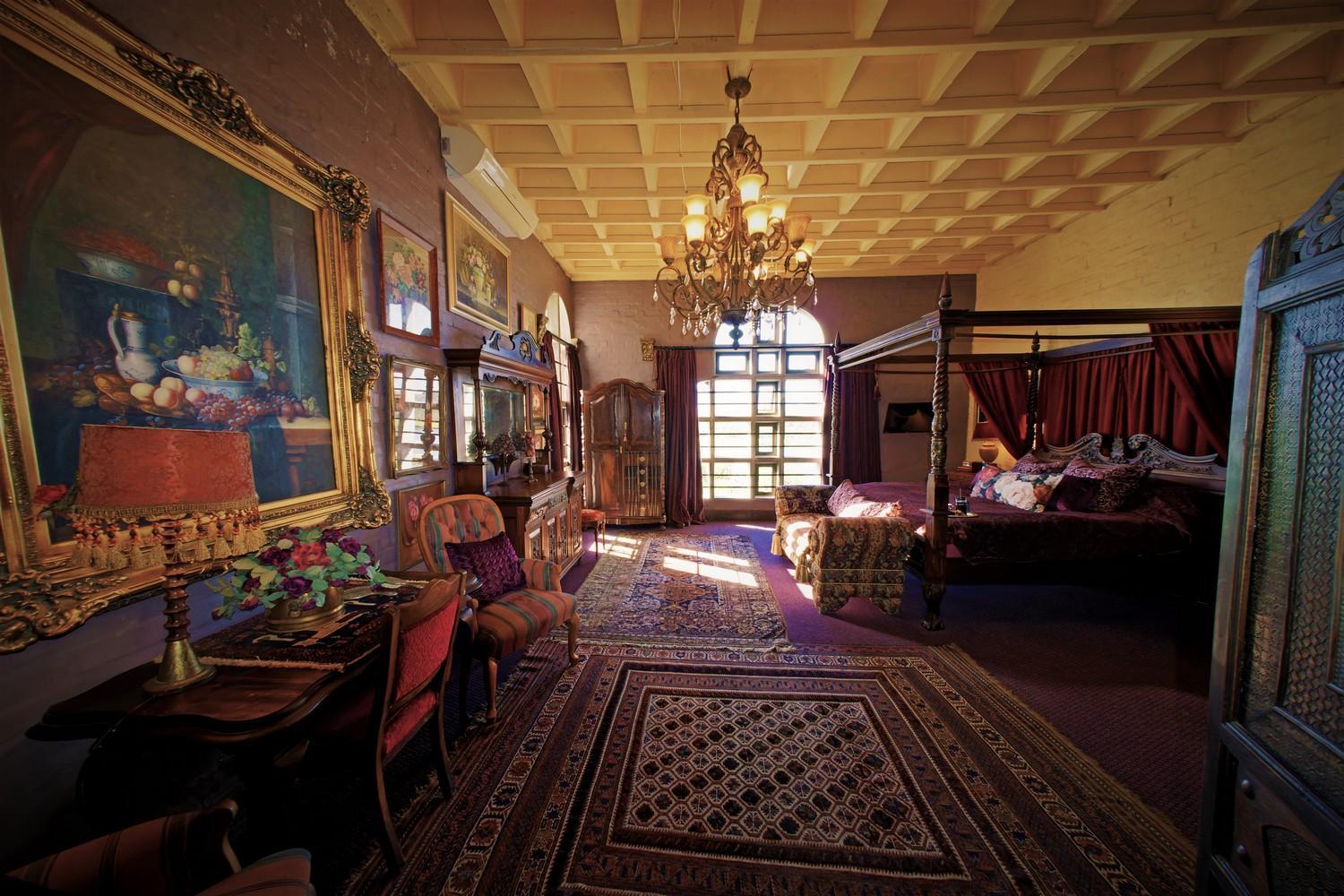 ホテル Bygracealone Manor Outeniekwa エクステリア 写真